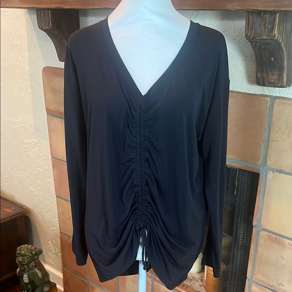 Athleta Black CROSSOVER RUCHED TOP, size M